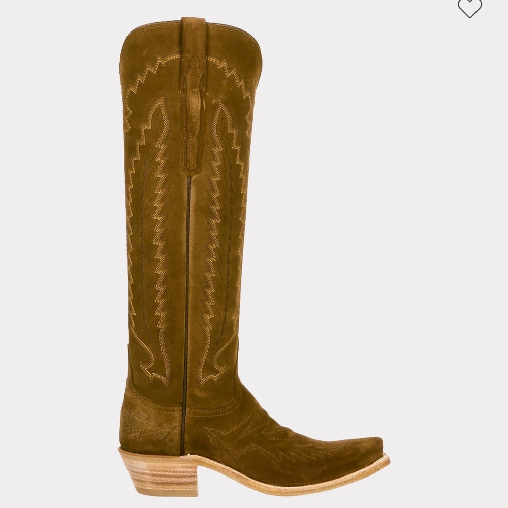 Luccchese Priscilla NWT suede
